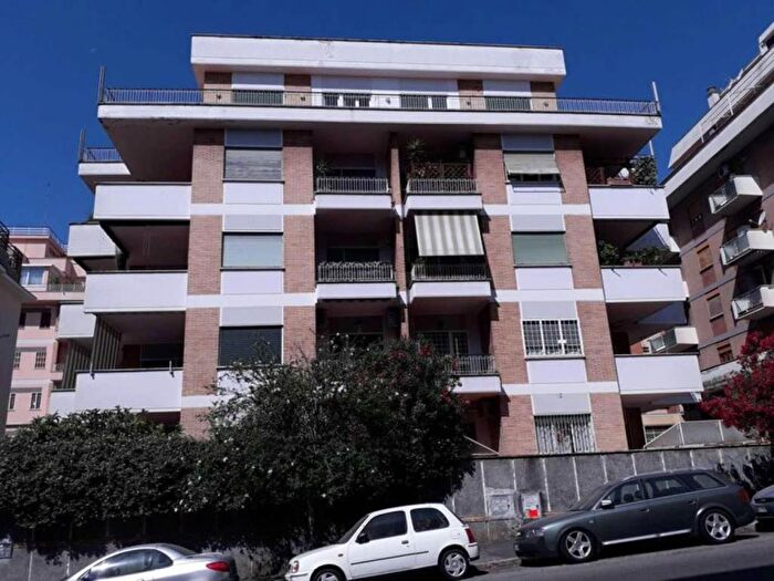 Casa con 7 locali in vendita in Via Ugo De Carolis Roma Rm Italia Sp, Roma