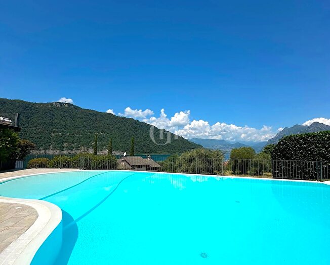 Appartamento trilocale in vendita in Sale Marasino