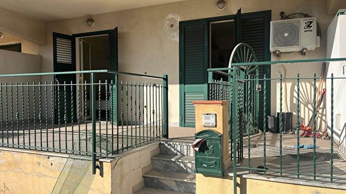 Appartamento in affitto in Via Stradella Catania, Santa Teresa Di Riva