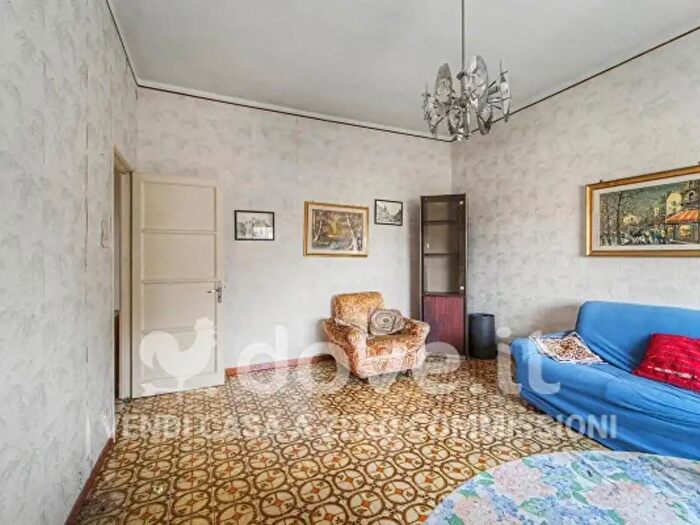 Appartamento trilocale in vendita in Via Acquicella, Catania