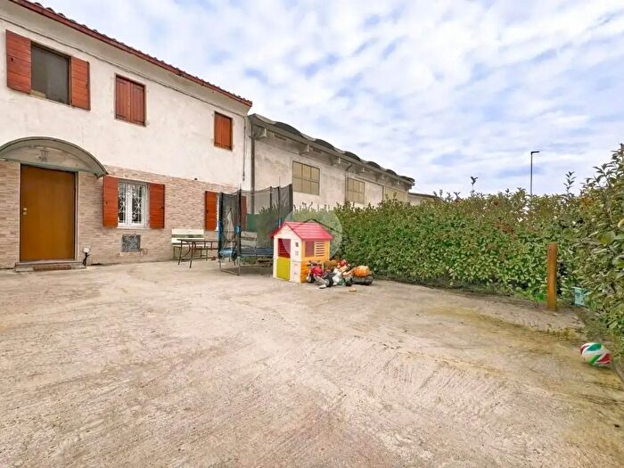 Casa con 5 locali in vendita in Via Pezzamala, Zevio