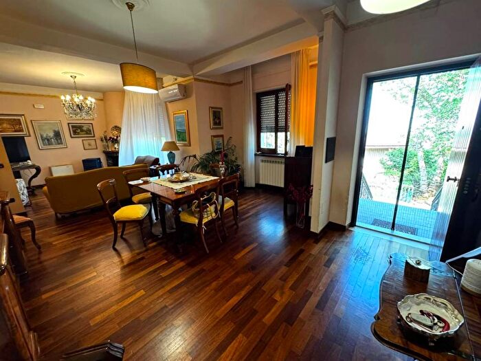Casa con 6 locali in affitto in Pontegrande Sant'Elia, Catanzaro