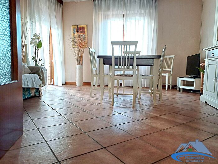 Appartamento con 5 locali in vendita in Via Molise, Terni