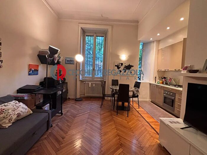 Appartamento bilocale in affitto in Via Plinio, Milano
