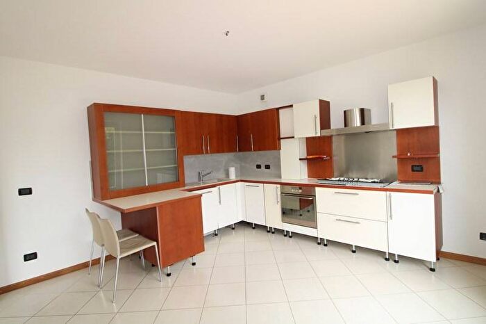 Casa con 5 locali in affitto in Via Don Luigi Orione, Bandito, Bra