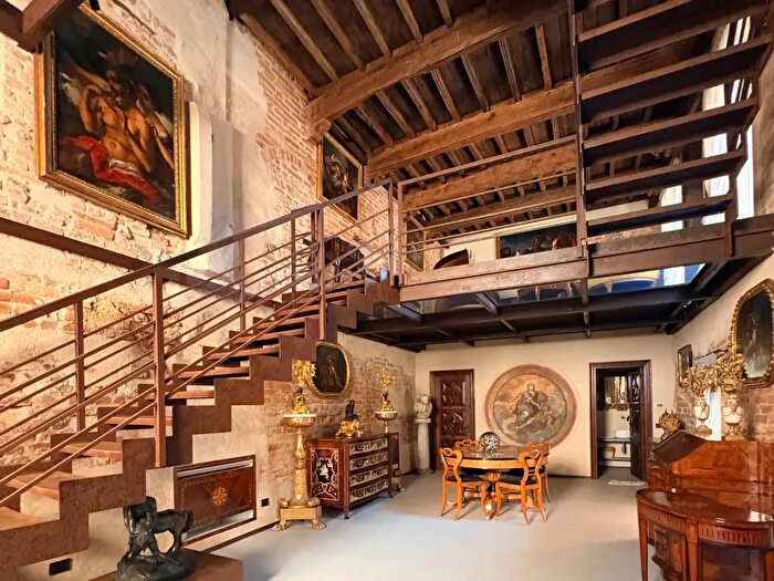 Casa con 12 locali in vendita in Via Castello, Montemagno Monferrato