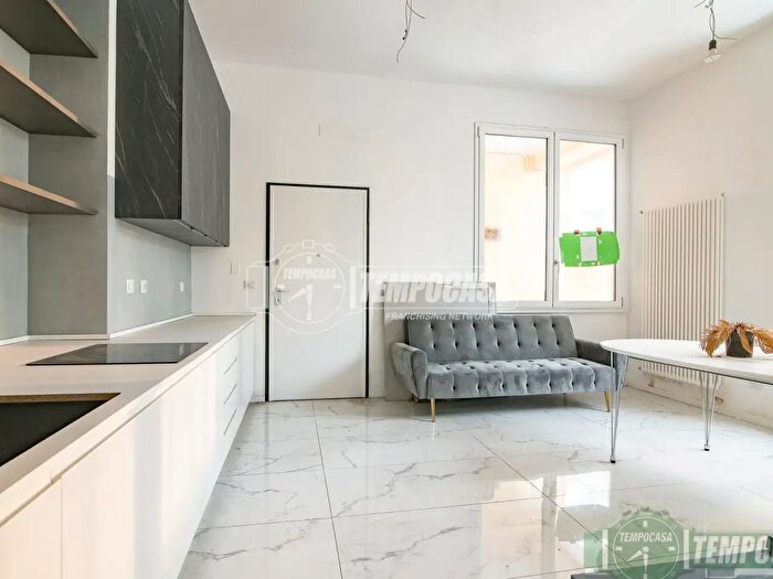 Appartamento bilocale in vendita in Via Arquà, Milano