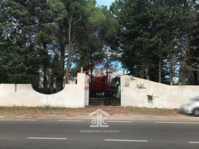 Casa quadrilocale in vendita in Strada Provinciale LecceAeroporto San Cataldo, Lecce