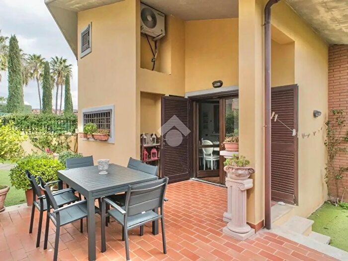 Casa con 5 locali in vendita in Via Giulio Venzi, Roma