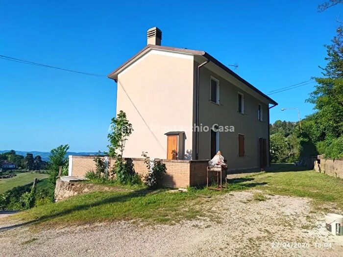 Casa con 5 locali in vendita in Strada Monteromanesco, Pesaro