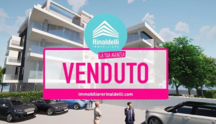 Appartamento con 5 locali in vendita in Via Spalato, Macerata