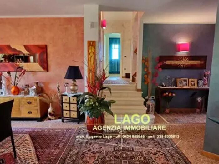 Casa con 6 locali in vendita in Romano DEzzelino