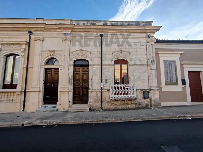 Casa con 5 locali in vendita in Via Vittorio Emanuele III, Canicattini Bagni