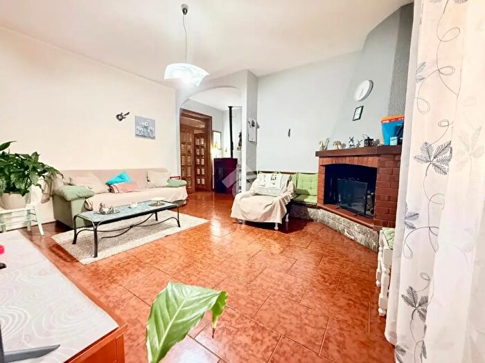 Appartamento con 5 locali in vendita in Via a De Gasperi, Bucine