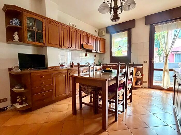 Appartamento trilocale in vendita in Via Mazzini, Rubano