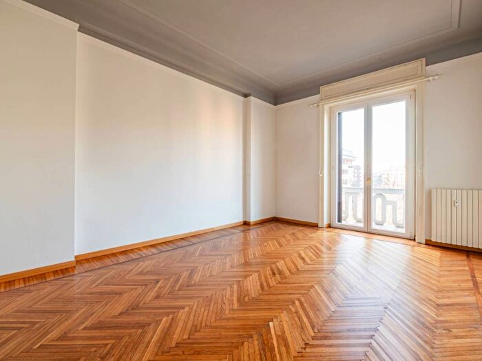Appartamento trilocale in affitto in Via Michelangelo Buonarroti, Amendola Buonarroti, Milano