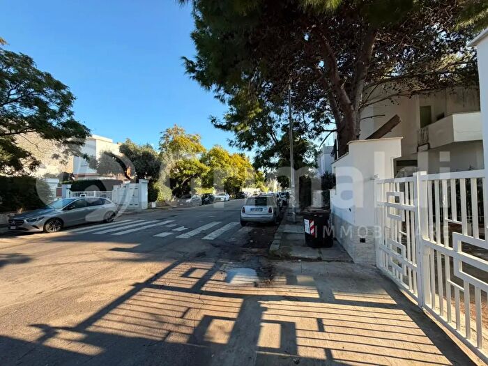 Appartamento quadrilocale in affitto in Via Apollo, Palermo