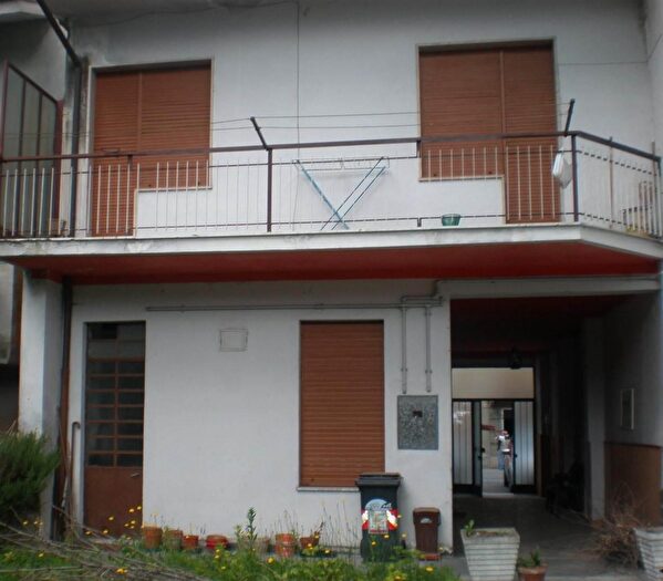 Casa con 7 locali in vendita in Bistagno