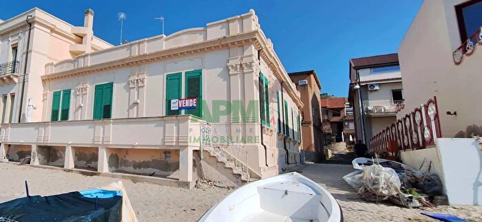 Casa con 10 locali in vendita in Via Vittorio Emanuele II, Villa San Giovanni