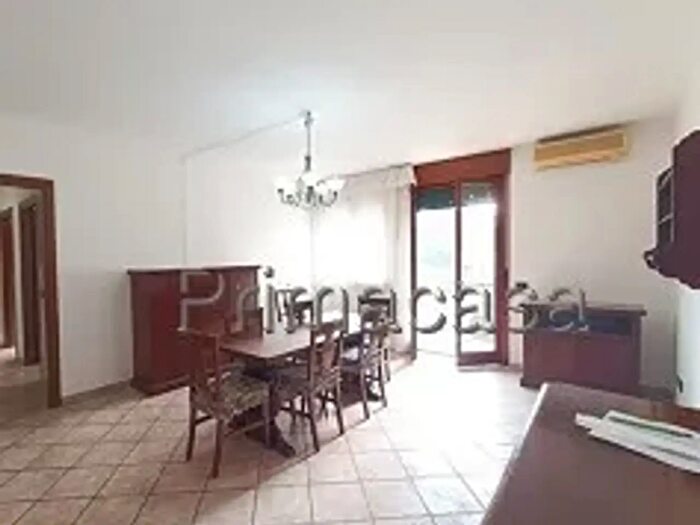 Appartamento con 6 locali in affitto in Via Torino, San Martino Buon Albergo