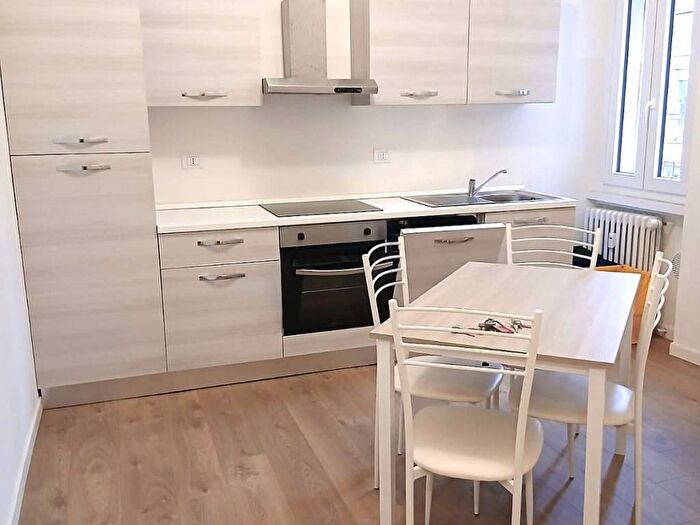 Appartamento trilocale in affitto in Viale Umbria, Porta Romana Medaglie d'Oro, Milano