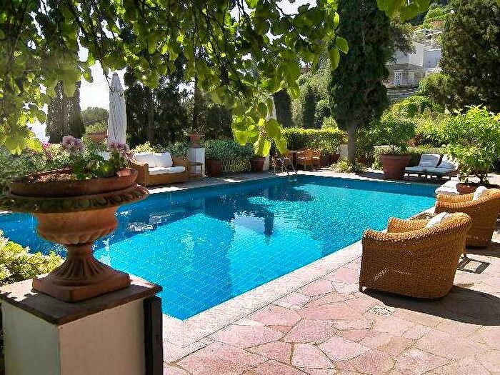 Casa quadrilocale in affitto in Centro, Capri