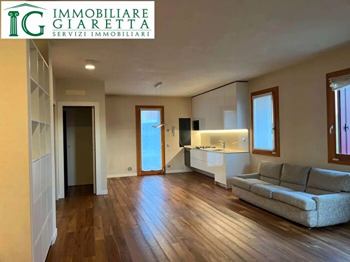 Casa con 6 locali in vendita in Dueville