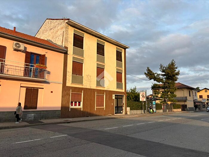 Casa con 6 locali in vendita in Corso Milano, Novara