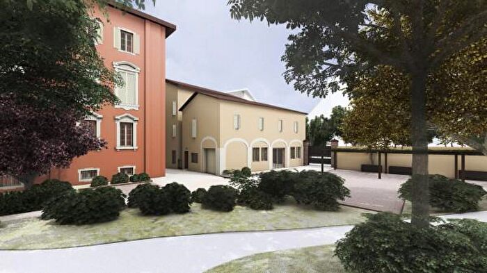 Casa con 6 locali in vendita in Via Ganaceto, Modena