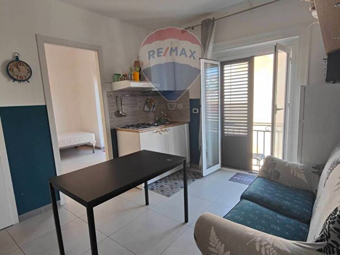 Appartamento trilocale in affitto in Kalsa, Palermo