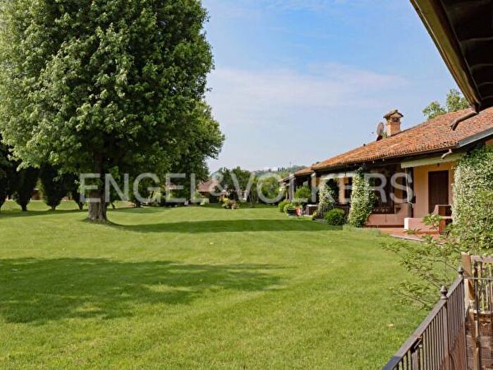 Casa bilocale in vendita in Via Fraschetta, Cherasco