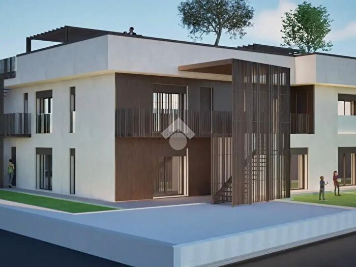 Appartamento trilocale in vendita in Via Roma, Porto Ceresio