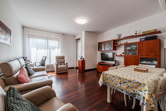 Appartamento quadrilocale in vendita in Via Federico Chopin, Milano