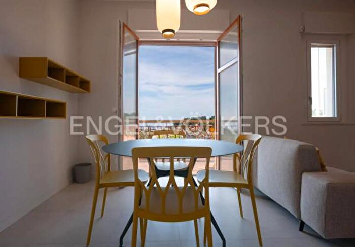 Appartamento quadrilocale in vendita in Via Delforno Garea Mario, Varazze