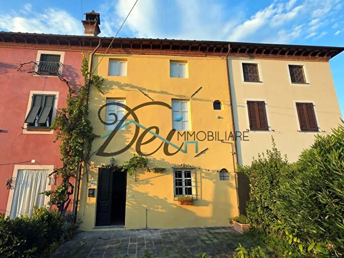 Casa con 5 locali in vendita in Via dei Pezzini, Capannori