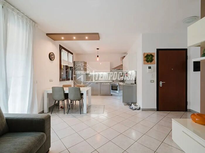Appartamento bilocale in vendita in Via Romeo Salvini, Trezzano Sul Naviglio