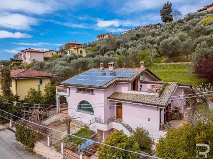 Casa con 6 locali in vendita in Via per Pedona, Massarosa