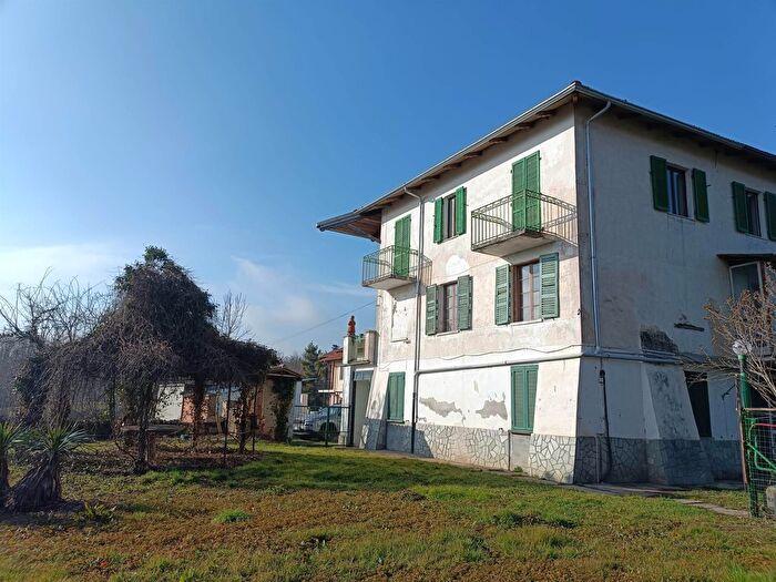 Casa con 13 locali in vendita in Strada Ruata Asciutta, Cumiana