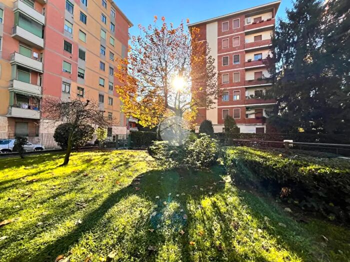 Appartamento bilocale in affitto in Via Val Passiria, Milano