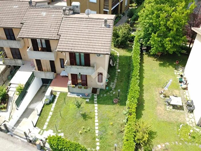 Casa trilocale in vendita in Via Michelangelo, Veduggio Con Colzano