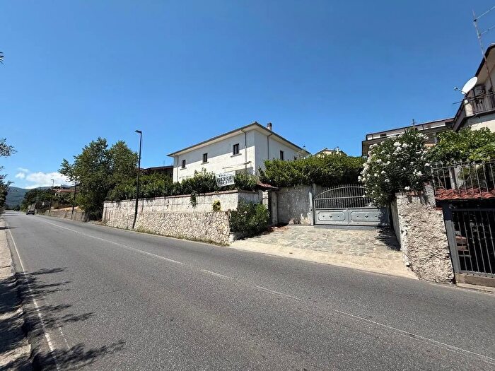 Casa con 8 locali in vendita in Via della Concordia, Mendicino