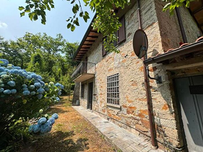 Casa con 5 locali in vendita in Via Vallinventri, Stazzema