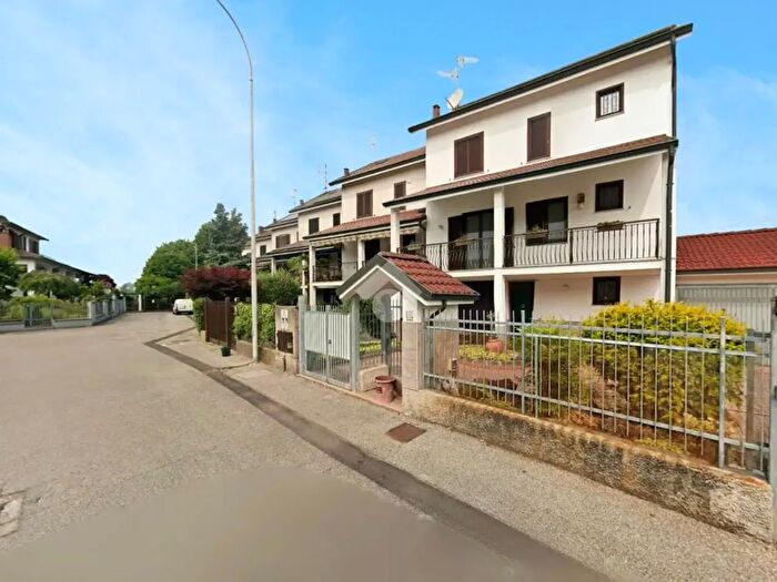 Case in Vendita e in Affitto - 2