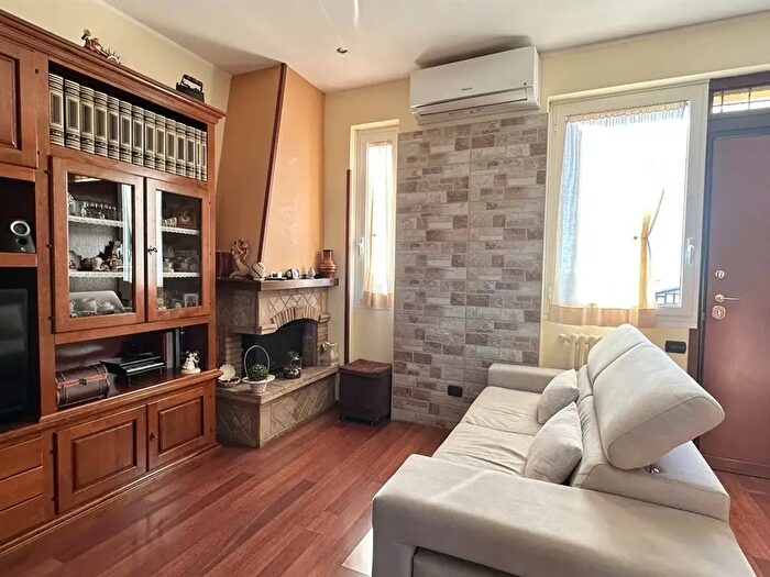 Appartamento trilocale in vendita in Via dei Tulipani, Albano Laziale