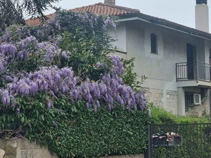 Casa con 6 locali in vendita in Via Cagliari Snc, Aprilia