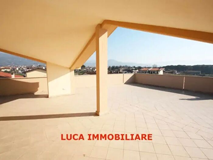 Appartamento quadrilocale in vendita in Via Vetriano, Massa E Cozzile