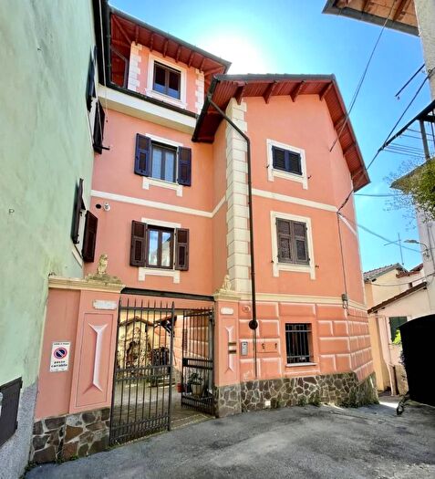 Appartamento trilocale in vendita in Piazza Eugenio Marchese Busalla, Busalla