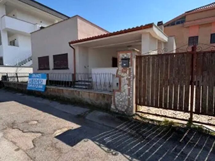 Casa quadrilocale in vendita in Via Maiella, Nettuno