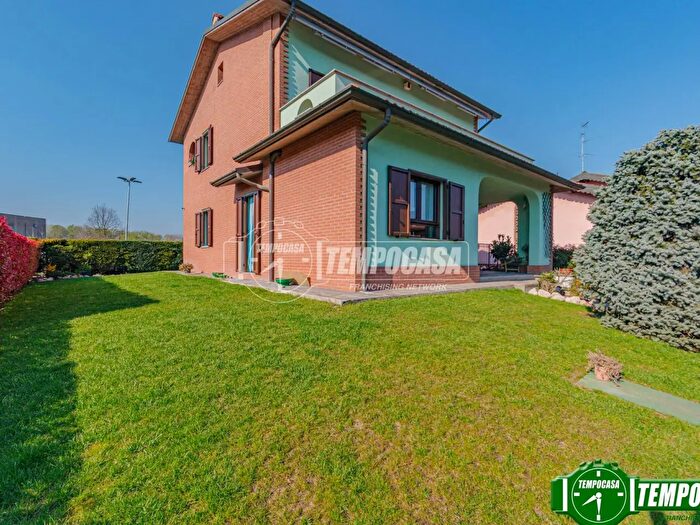 Casa con 5 locali in vendita in Via Madonna, San Martino Siccomario