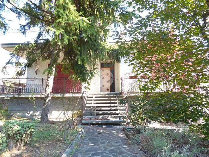 Casa quadrilocale in vendita in Via Dante, Rovescala